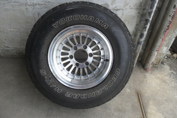 ล้ออะไหล่ ขอบ15นิ้ว6รู พร้อมยาง สวยๆ 1 ล้อ ราคา 1870 บาท