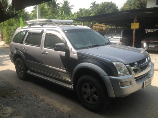 ขายรถ Isuzu MU-7 เครื่อง 3000 4W ปี 2005 ไมล์ 150,000 Auto เบาะหนัง รถเดิมๆ มีท้ายบุบ ยาง 70\% ขายรถ Isuzu MU-7 เครื่อง 3000 4W ปี 2005 ไมล์ 150,000 Auto เบาะหนัง รถเดิมๆ มีท้ายบุบ ยาง 70\%