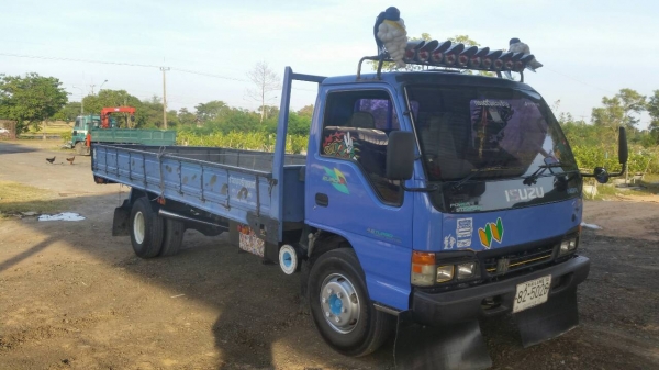 หกล้อ อีซูชุ NQR140โบว์ ปี44 แอร์ เวอร์ ช่วงยาว5.50ม ทะเบียนพร้อมโอน