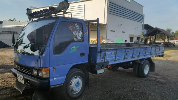 หกล้อ อีซูชุ NQR140โบว์ ปี44 แอร์ เวอร์ ช่วงยาว5.50ม ทะเบียนพร้อมโอน