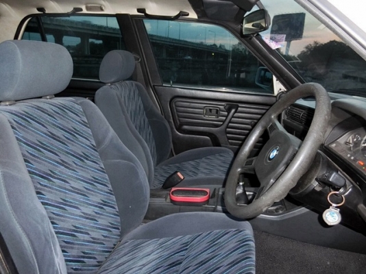 ขายBMW 318 E30 เครื่องเดิม1800 เกียร์ธรรมดา สภาพสวย