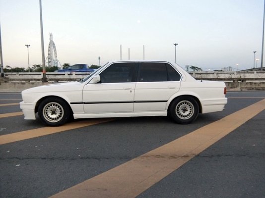 ขายBMW 318 E30 เครื่องเดิม1800 เกียร์ธรรมดา สภาพสวย