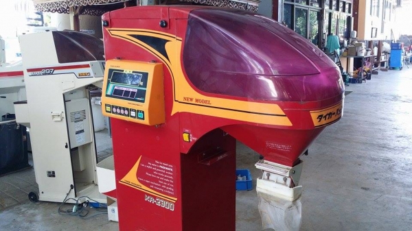 เครื่องชั่งพร้อมคัดแยกเมล็ด YANMAR รุ่น KR2300 (2)  เก่าญี่ปุ่น สภาพสวย เครื่องพร้อมใช้งาน