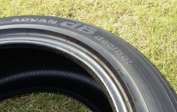ยาง,215-55-17 Yokohama dB V551 ปลายปี12หนึ่งคู่ 1,200