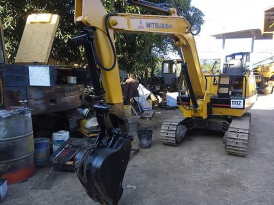 ขายรถขุด MITSUBISHI  MS030  เก่านอกแท้100\% มีเอกสาร รถไม่เคยใช่งานในไทยแน่นนอน  สนใจติดต่อ 099-907-9273 กิ๊ฟ