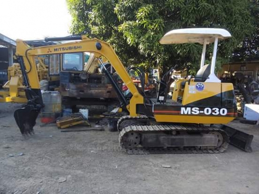 ขายรถขุด MITSUBISHI  MS030  เก่านอกแท้100\% มีเอกสาร รถไม่เคยใช่งานในไทยแน่นนอน  สนใจติดต่อ 099-907-9273 กิ๊ฟ