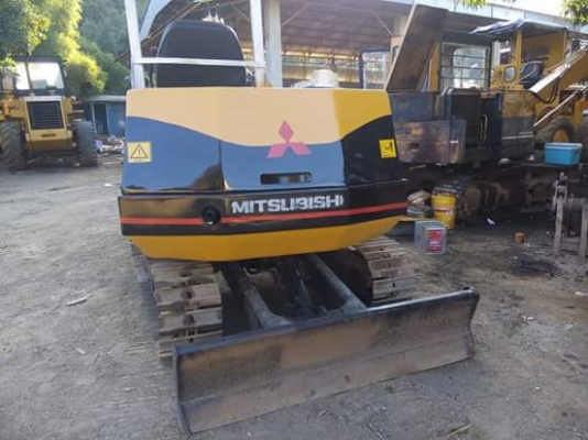 ขายรถขุด MITSUBISHI  MS030  เก่านอกแท้100\% มีเอกสาร รถไม่เคยใช่งานในไทยแน่นนอน  สนใจติดต่อ 099-907-9273 กิ๊ฟ