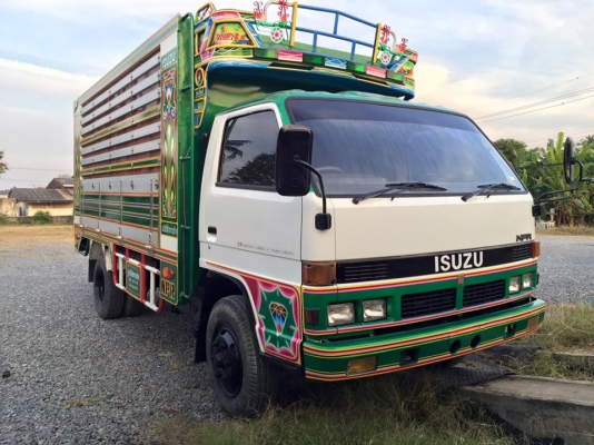 ขาย 6 ล้อดั้ม NPR วางเครื่อง 130 แรง ปี 1998 ยาว 4.20 เมตร ช่วงล่าง F หน้า - หลัง ต่อดั้มใหม่ กะบะบิเนียบใหม่ ทำสีใหม่หมด พวงมาลัยเพาเวอร์  คัดซีสวย ภายในครบ รถสวยพร้อมใช้งานเลย  รถยังไม่เคยใช้งาน ต่อเสร็จใหม่ๆเลยครับ เอาไปใช้ได้เลย