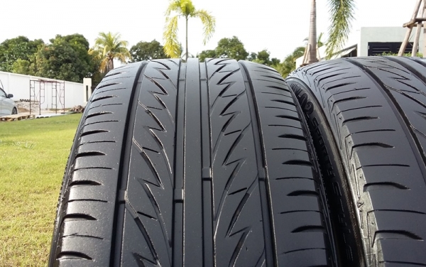 ยาง,215-45-17 Bridgestone MY-02 ดอกหนาปี13หนึ่งคู่ 2,400 ยาง,215-45-17 Bridgestone MY-02 ดอกหนาปี13หนึ่งคู่ 2,400