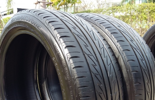 ยาง,215-45-17 Bridgestone MY-02 ดอกหนาปี13หนึ่งคู่ 2,400 ยาง,215-45-17 Bridgestone MY-02 ดอกหนาปี13หนึ่งคู่ 2,400