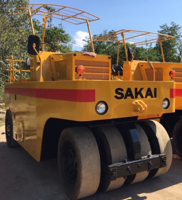 ขายด่วนรถบดล้อยาง9ล้อSAKAI TS7409 พร้อมใช้งาน เล่มทะเบียน