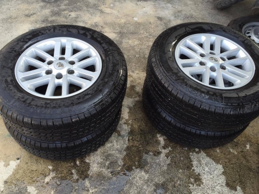 ขายล้อแม็กฟอจูนเนอร์พร้อมยางขอบ17  ยางมิชลิน 265/65/17 ปี 13 ยางดอกลึก ใช้งานได้อีกนาน