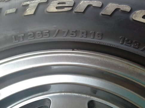 Max + BF All 265/75/16 ปี10 สวยๆ 1ชุด