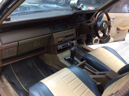 ขายรถ โตโยต้า คราว ปี87 เครื่อง 1JZหัวฉีด 2.5 เกียร์ออโต้ ติดแก๊สLPG ใช้ได้2ระบบ ภายในสวยเดิมๆเบาะหนังแอร์เย็นวิทยุCDพร้อม ตัวถังเดิมสีมีริ้วรอยบ้าง แม็ก15" รถขับดี พร้อมใช้ ภาษี59 ประกันประเภท3 ขายด่วน