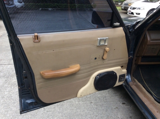 ขายรถ โตโยต้า คราว ปี87 เครื่อง 1JZหัวฉีด 2.5 เกียร์ออโต้ ติดแก๊สLPG ใช้ได้2ระบบ ภายในสวยเดิมๆเบาะหนังแอร์เย็นวิทยุCDพร้อม ตัวถังเดิมสีมีริ้วรอยบ้าง แม็ก15" รถขับดี พร้อมใช้ ภาษี59 ประกันประเภท3 ขายด่วน