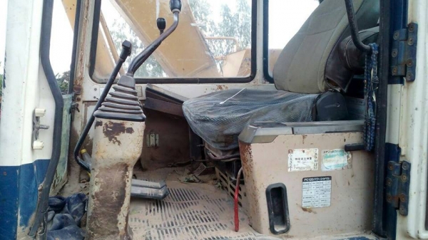 **785,000 บ.ต่อรอง/// แบคโฮ KOMATSU PC120-5 ไฟฟ้าครบ เก่านอก ในไทยปีกว่า อินวอย **ขาย KOMATSU PC120 รุ่น 5 แบคโฮยอดนิยม สภาพเดิมๆ มีอินวอย พร้อมใช้งาน HYD.EXCAVATOR KOMATSU PC120-5 (ซีเรียล) S/N.3xxxx ไฟฟ้าครบ เครื่อง/ปั้ม เดิมๆ รถเก่านอก ใช้งานในไทยประมา **785,000 บ.ต่อรอง/// แบคโฮ KOMATSU PC120-5 ไฟฟ้าครบ เก่านอก ในไทยปีกว่า อินวอย **ขาย KOMATSU PC120 รุ่น 5 แบคโฮยอดนิยม สภาพเดิมๆ มีอินวอย พร้อมใช้งาน HYD.EXCAVATOR KOMATSU PC120-5 (ซีเรียล) S/N.3xxxx ไฟฟ้าครบ เครื่อง/ปั้ม เดิมๆ รถเก่านอก ใช้งานในไทยประมา