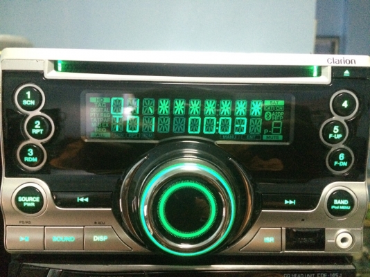 Clarion CX211 USB IPOD MP3 CD AUX ปรีเอ้า2ชุด สีไฟเปลี่ยนได้728โทนสี ลูกเล่นอีกเพียบ มือ2 ญี่ปุ่น