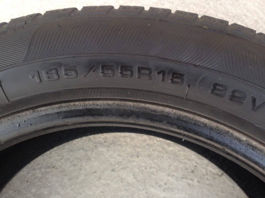 ยาง GOOD YEAR 185-55-15 ปี 12 ครบชุด 4 เส้น 2000  สภาพสวยๆไม่บวมไม่กินข้างดอกยางเหลือเยอะวิ่งใด้อีกนานค่ะ