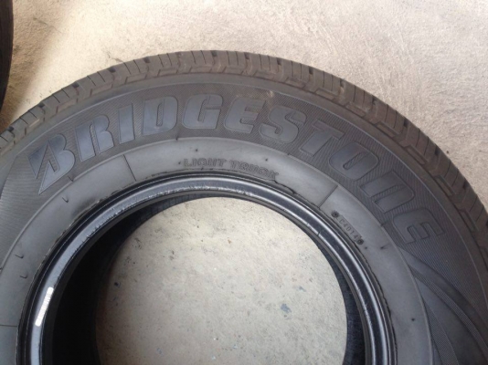 ยาง Bridgstone 205 R 14 ปี 14 2 เส้น สภาพสวยๆไม่ปะไม่บวมดอกยางเหลือเยอะวิ่งใด้อีกนาน