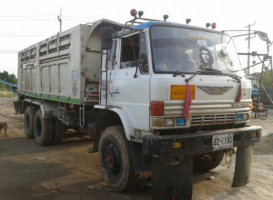 ขาย 227ดั้ม แม่ลูก รถบ้านแท้ แถมกล่องใส่อ้อยให้ด้วยครับ