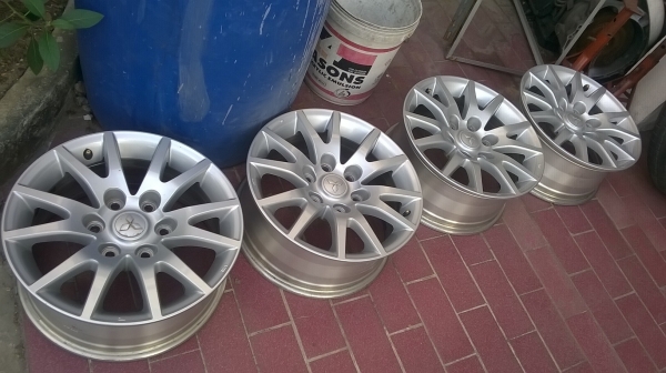 แม็กเดิมปาเจโร่ 17 6รู ตามสภาพเดิมๆ 5500บาท