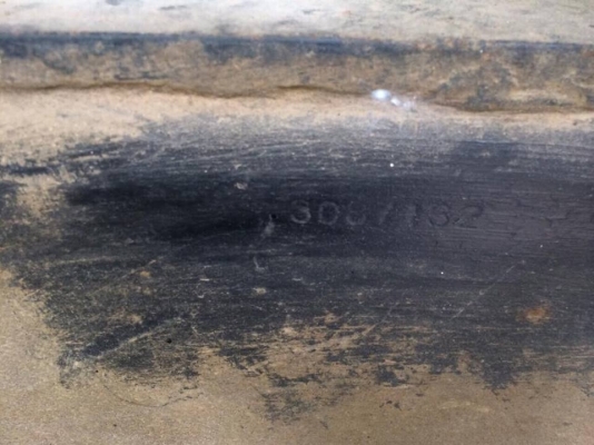 10 ล้อ เพลาเดียว 168 แรง ISUZU หัวเจวางเครื่อง EH700 คัสซี 3087132