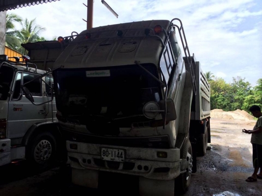 10 ล้อ เพลาเดียว 168 แรง ISUZU หัวเจวางเครื่อง EH700 คัสซี 3087132