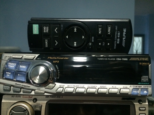 Alpine CDA-7995 รุ่นท็อป ใบ้ ซิ้งดำ 24bit 4V MP3 CD FMคลื่นไทย ครอสโอเวอร์ RCAอลูมิเนียมแบบF1 ลูกเล่นอีกเพียบ พร้อมรีโมท มือ2 อเมริกา