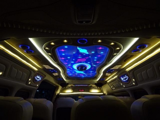 โทร 0922726669 คุณตันหยงค่ะ ขายรถตู้ ดีเซลล์ ปี 2013 แต่งวีไอพี ราคา 1,049,000 บาท