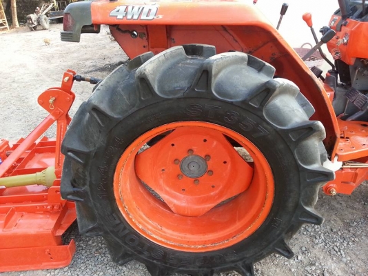 คูโบต้า L3408 4 WD 2 เพลาใบมีดดันหน้าช้าง ตัดหญ้าใหม่ 1.1 เมตร..เล่มทะเบียนพร้อม