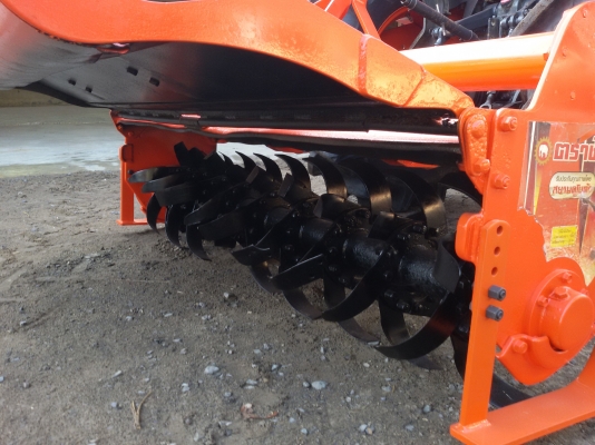 ปัญญาแทรคเตอร์..จัดมาให้ครับ ด่วน!!!คูโบต้า L4708 ใบมีดคานบนพร้อมโรตาลี่RX182F ยางหน้าใหม่1คู่ จัดส่ง อ.ลาดยาว จ.นครสวรรค์