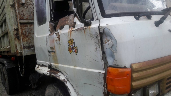 ขายรถบรรทุก 10 ล้อดัมพ์ HINO FM18 เครื่อง HO7C 185 แรงม้า 2 เพลาสโลว์ดึง ราคา 480000