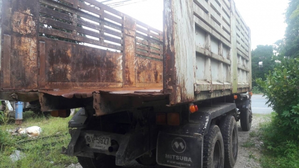 ขายรถบรรทุก 10 ล้อดัมพ์ HINO FM18 เครื่อง HO7C 185 แรงม้า 2 เพลาสโลว์ดึง ราคา 480000