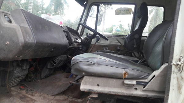 ขายรถบรรทุก 10 ล้อดัมพ์ HINO FM18 เครื่อง HO7C 185 แรงม้า 2 เพลาสโลว์ดึง ราคา 480000