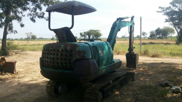 ขายรถแบคโฮ KOMATSU PC30-7 ปั๊มนิ้ว ราคา 270000