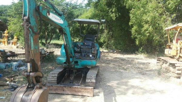 ขายรถแบคโฮ KOMATSU PC30-7 ปั๊มนิ้ว ราคา 270000