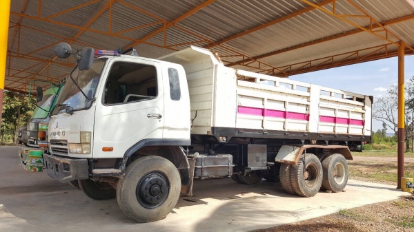 ขาย 10 ล้อดั้ม ไอ้หลง MMTFN627PNC เครื่องเดิม 260 แรงม้า เกียร์เดิม คัสซีสวย ทะเบียนพร้อมโอน