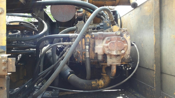 ขายรถแบคโฮ KOMATSU PC200-3 ราคา 400000