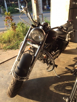 ขายKawasaki Vulcan800 รถปี2000 อินวอย+สรรพสามิตแท้100\% สีดำด้าน ราคา175,500บาท  สนใจติดต่อโทร : 083-7545417 ปอ. ID Line : guojeng_por (ยินดีพูดคุยกับทุกท่านครับ)