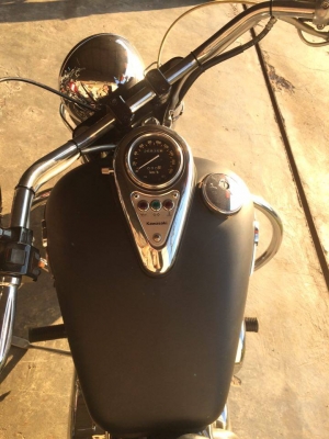 ขายKawasaki Vulcan800 รถปี2000 อินวอย+สรรพสามิตแท้100\% สีดำด้าน ราคา175,500บาท  สนใจติดต่อโทร : 083-7545417 ปอ. ID Line : guojeng_por (ยินดีพูดคุยกับทุกท่านครับ)