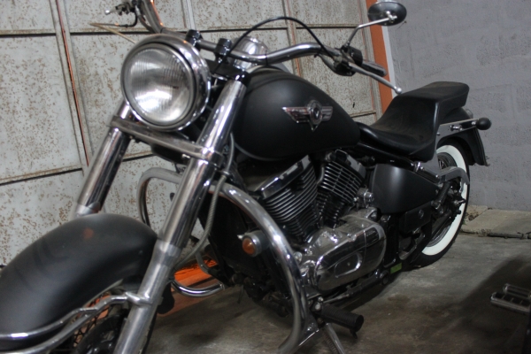 ขายKawasaki Vulcan800 รถปี2000 อินวอย+สรรพสามิตแท้100\% สีดำด้าน ราคา175,500บาท  สนใจติดต่อโทร : 083-7545417 ปอ. ID Line : guojeng_por (ยินดีพูดคุยกับทุกท่านครับ)