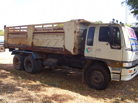 ขายรถ 10 ล้อ ดั้ม HINO สภาพพร้อมใช้งาน สนใจโทรติดต่อ 081-7175117 คุณแจ๊ค