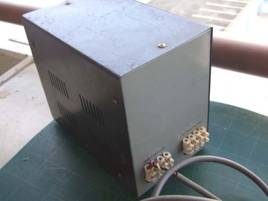 หม้อแปลงไฟ 100/110v ขนาด 1500w ของ SIAM NEOLINE รุ่น F1500