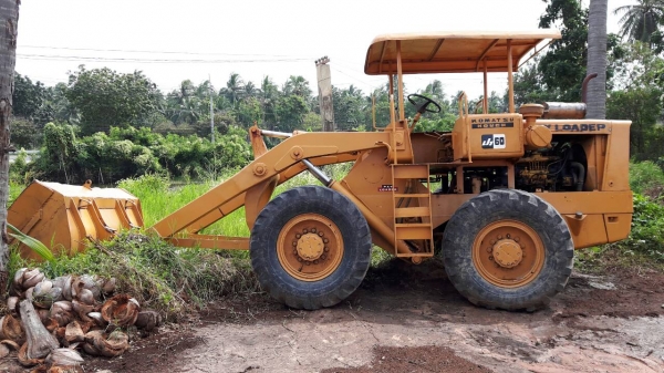 ขายรถตักล้อยาง KOMATSU JH60 เลี้ยวเอวอ่อน ราคา 350000