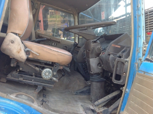 ขายเหมา หรือ แยก รถโม่ปูน 6 คิว HinoและNissan