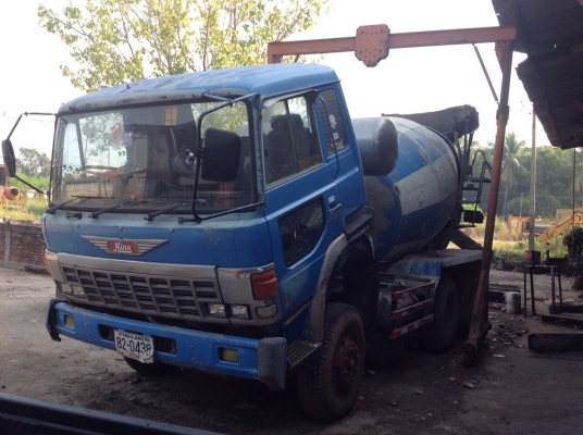 ขายเหมา หรือ แยก รถโม่ปูน 6 คิว HinoและNissan