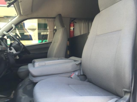 โทร 0922726669 คุณตันหยงรถตู้เบส ฝั่งธน รถตู้ ดีเซลล์ เดิมๆ ปี 2010 เบาะ 3 แถว