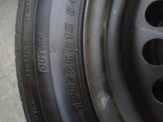 175/65R15 ใหม่ๆ ปี2015 ยาง BRIDGESTONE tel.081-427-3941 ไิอดีไลน์ autobot107 175/65R15 ใหม่ๆ ปี2015 ยาง BRIDGESTONE tel.081-427-3941 ไิอดีไลน์ autobot107