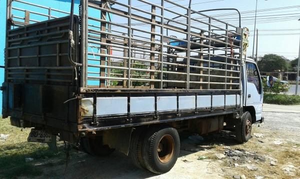 ขายหกล้อ 325,000บ อีซูชุ NPR120ปี39 ช่วงยาว4.30ม พร้อมใช้งาน ทะเบียนพร้อมโอน