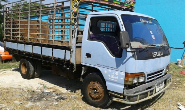 ขายหกล้อ 325,000บ อีซูชุ NPR120ปี39 ช่วงยาว4.30ม พร้อมใช้งาน ทะเบียนพร้อมโอน